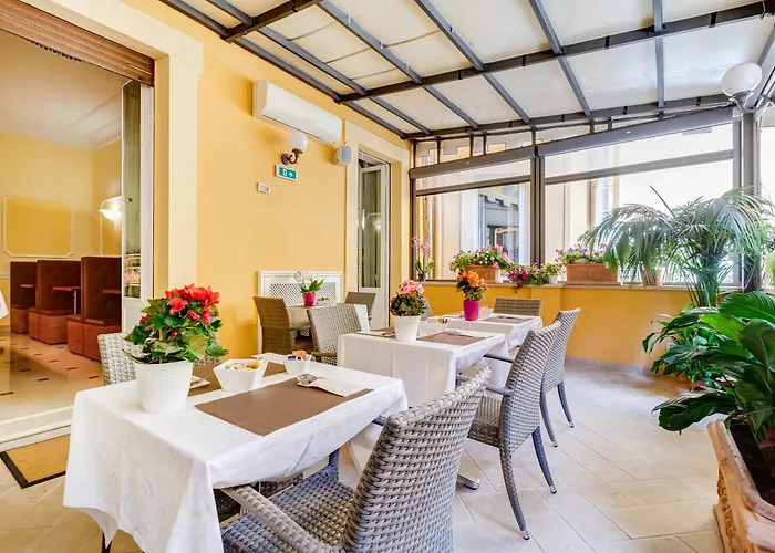Cellini Hotel 3*